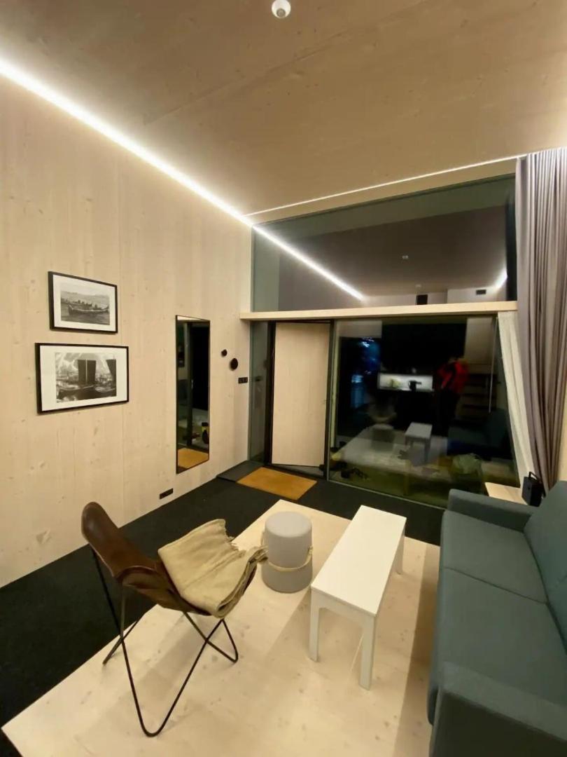 Oceanview Mini-House - Stunning Views Appartement Ramberg Buitenkant foto