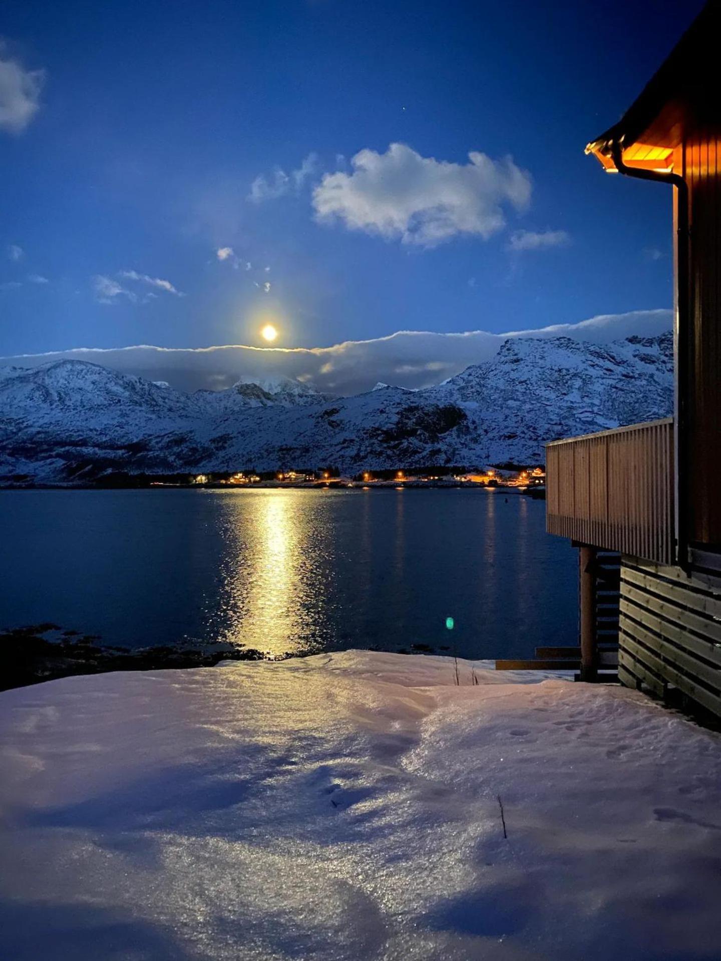 Oceanview Mini-House - Stunning Views Appartement Ramberg Buitenkant foto