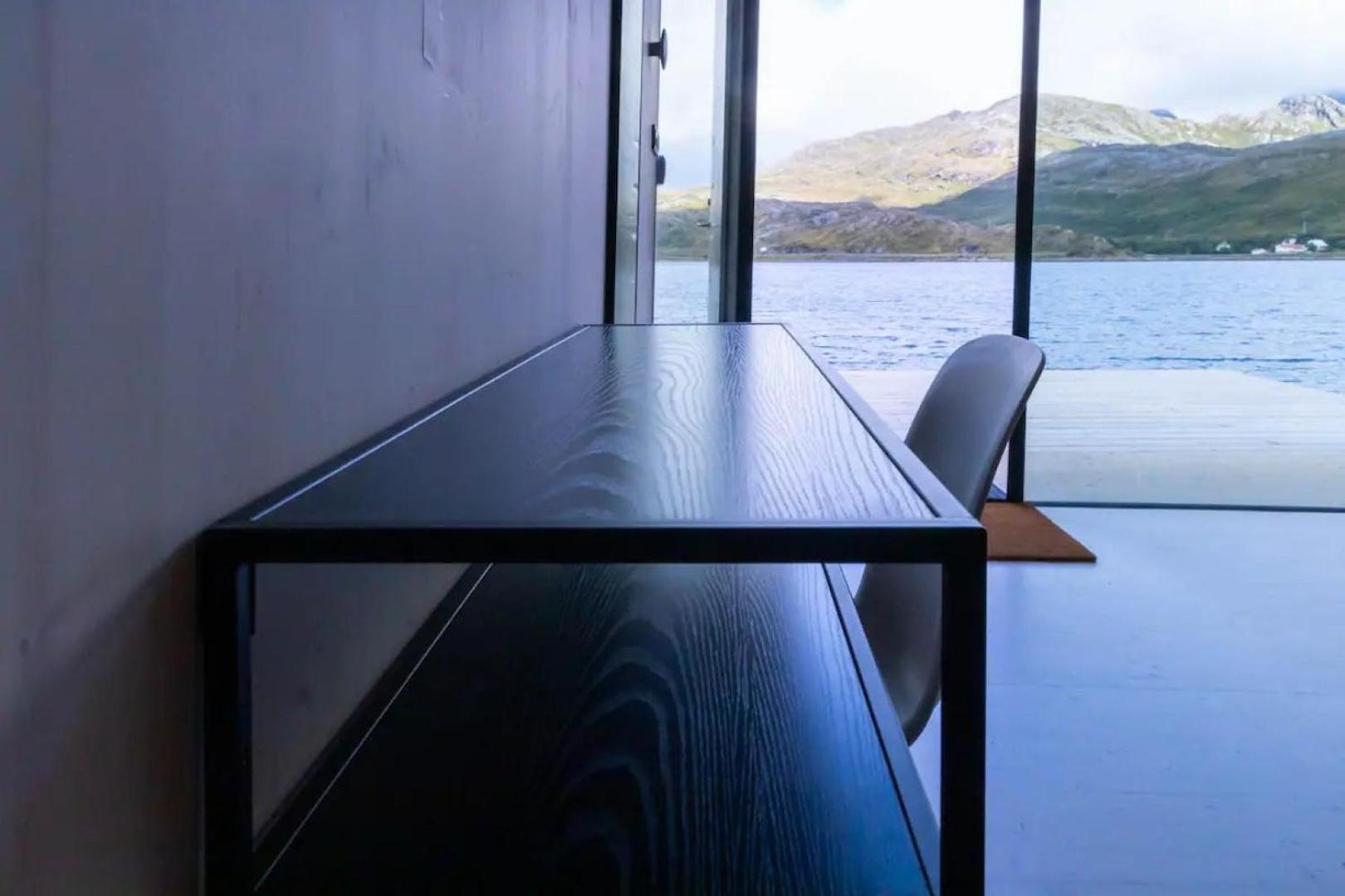 Oceanview Mini-House - Stunning Views Appartement Ramberg Buitenkant foto