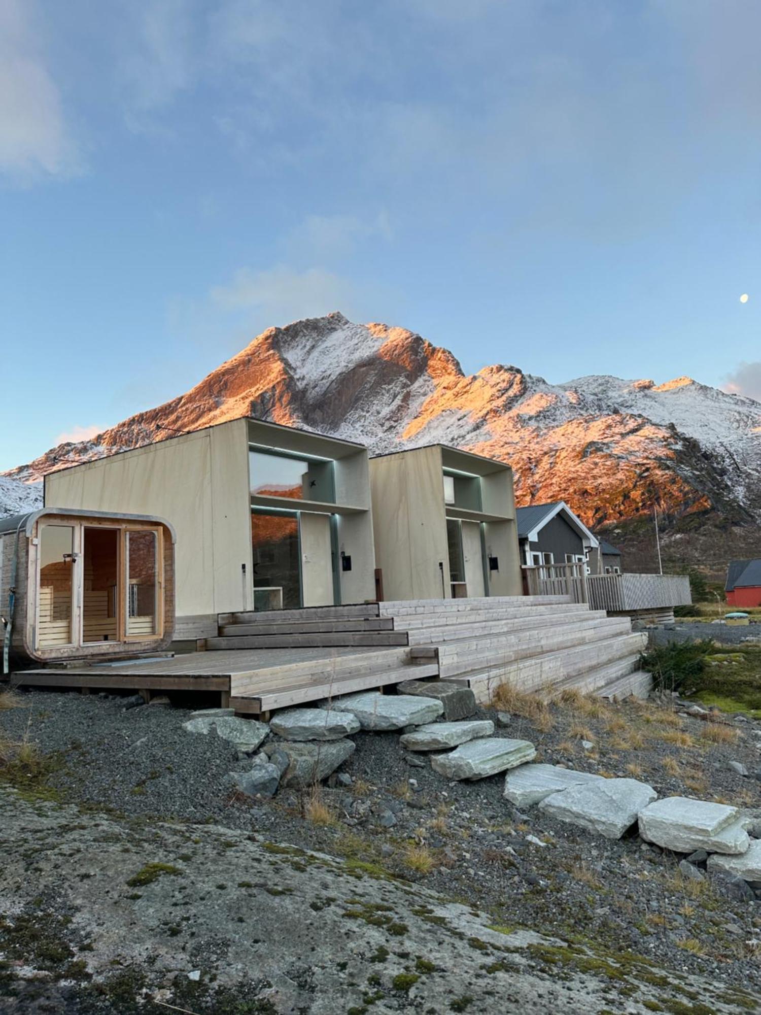 Oceanview Mini-House - Stunning Views Appartement Ramberg Buitenkant foto